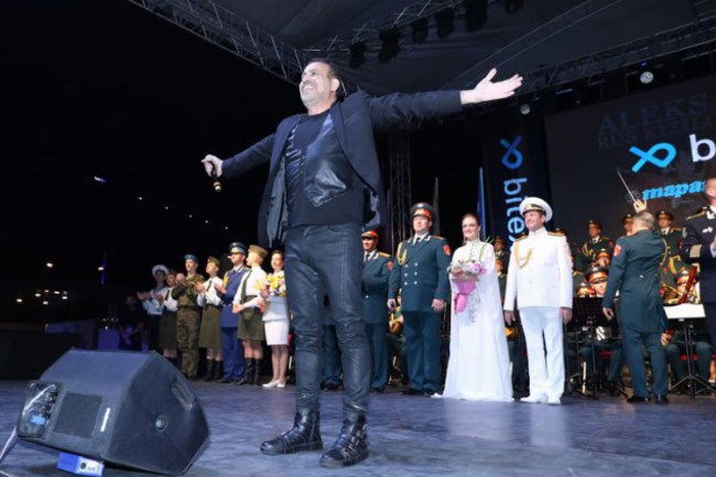 Haluk Levent ve Rus Kızılordu'dan muhteşem final