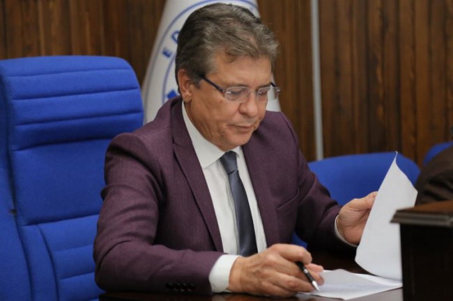 Balıkesir Edremit Belediye Başkanı, muhtarlarla bir araya geldi