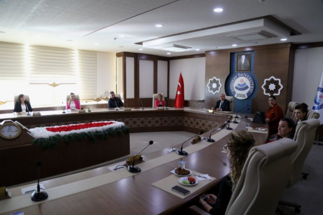 ASÜ Rektörü Şahin: "Öğrencilerimiz çok yönlü olmalı"