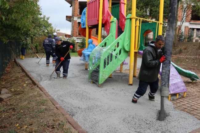 Kocaeli İzmit'te park çalışmaları devam ediyor