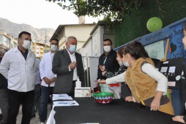 Batman'da okul için aşıya devam