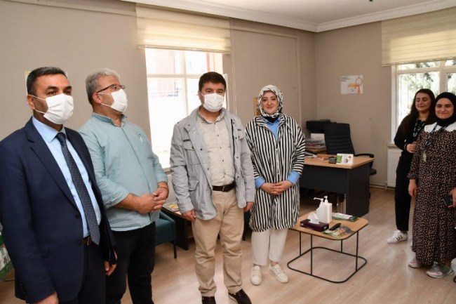 Aksaray Başkan Dinçer, Yeşilay'ı ziyaret etti