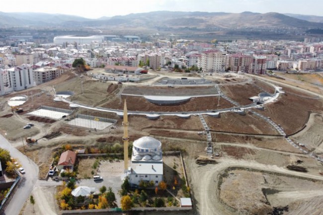 Sivas'ta Yumurtatepe Bölge Parkı hız kazandı
