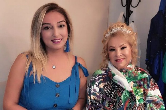 Ünlü sanatçı Bedia Akartürk, " Gençliğim dört duvar arasında türkü çalışarak geçti"