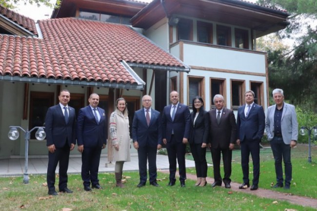 BALKANTÜRKSİAD'dan BUSİAD'a ziyaret