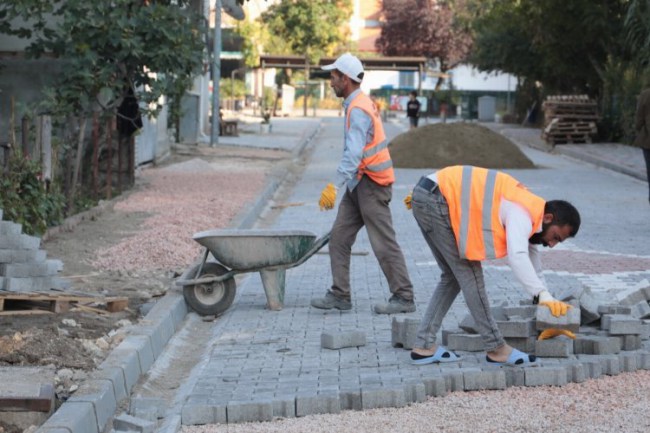 İzmit Seyfibey Sokak'ta çalışmalar sürüyor