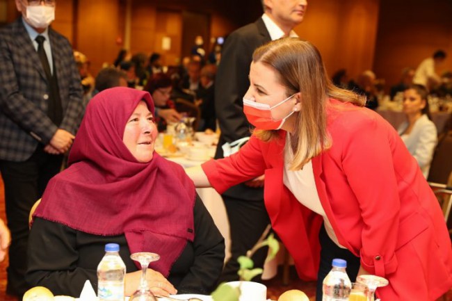 İzmit'te muhtarlar bir araya geldi