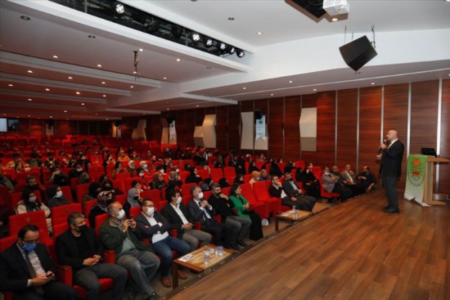 Bursa İnegöl Belediyesi'nden 'Mutlu Gençlik' semineri