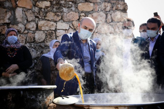 Ömerli Bağ Bozumu Kültür ve Sanat Festivali Renkli Görüntülerle Başladı
