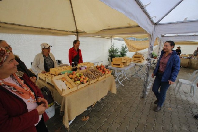 İzmir Efes Selçuk'ta kadın üreticiler bir araya geldi