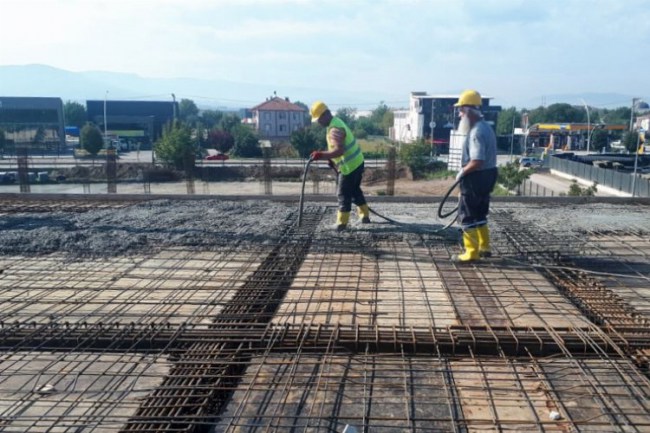Kocaeli'de distilasyon tesisinde yoğun mesai