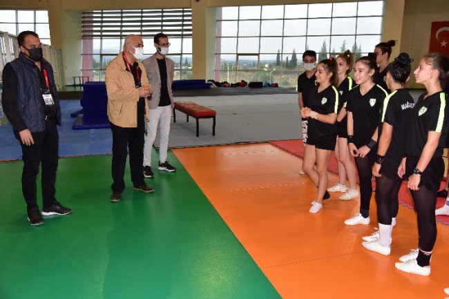 Manisa'da Başkan Güzgülü'nden Cimnastik takımına ziyaret