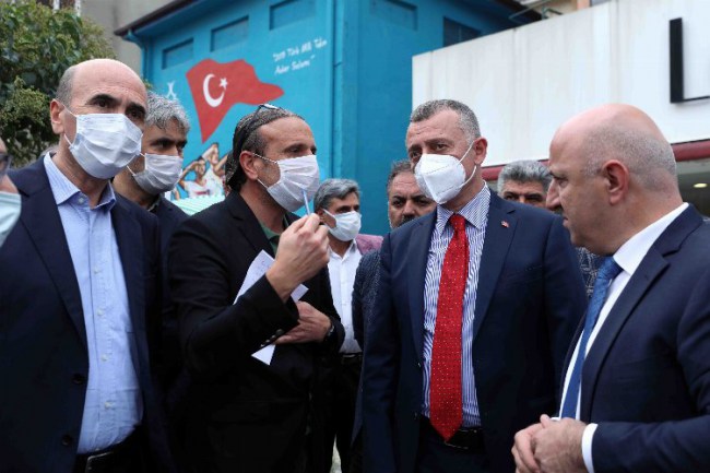 Kocaeli Büyükşehir Belediye Başkanı Büyükakın, esnafla bir araya geldi