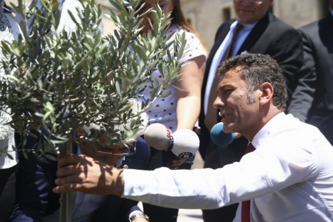 Milletvekili Sarıbal: "Marmarabirlik, üreticiyi özel sektörün insafına bırakmamalı"