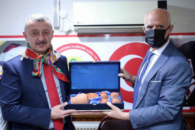 Başkan Büyükakın: "Türkiye'yi kendi hedeflerine göre ayırmak istiyorlar"