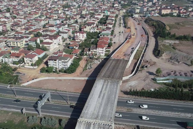 Kocaeli otoyol geçiş köprüsü kirişleri tamamlandı
