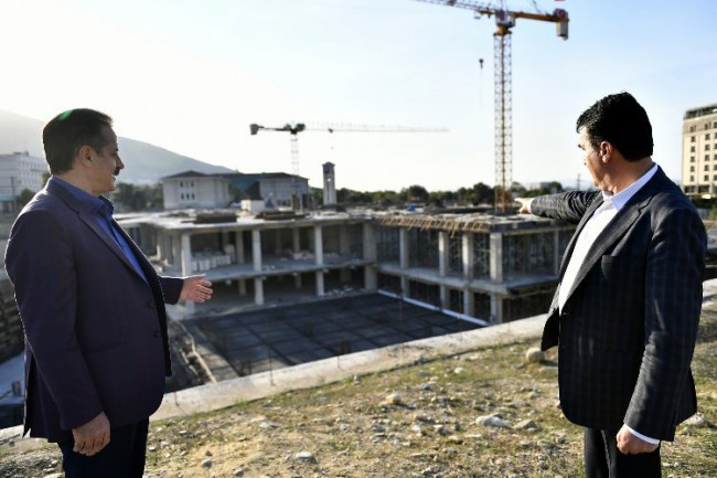 Bursa'da AK Parti'nin kurucularından 'Osmangazi Meydanı'na yakın mercek