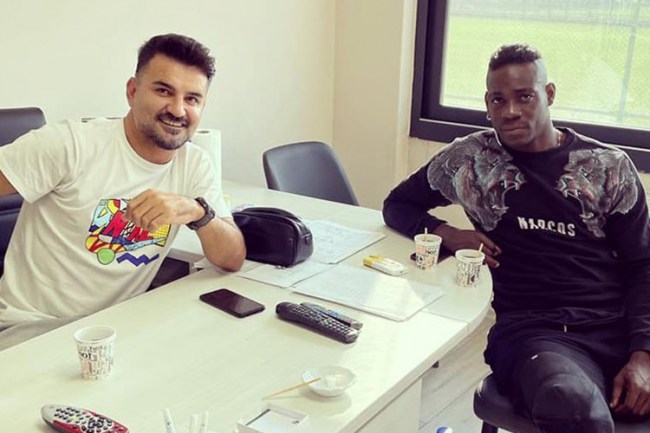 Balotelli'den Menemenspor'a ziyaret
