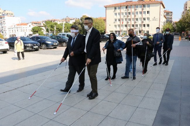 Manisa'da görme engelliler için yürüdüler