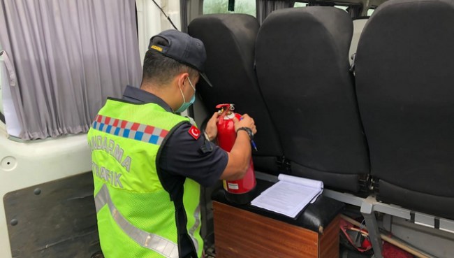 Jandarma hem denetledi hem bilgilendirdi