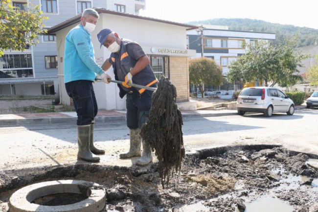 Manisa Keçiliköy'de kanalizasyon sorunu çözüldü