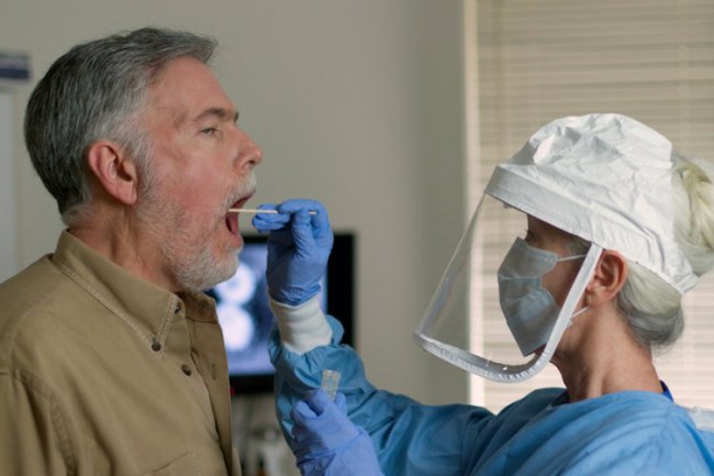 Türk bilim insanlarının yeni buluşu: Gargara ile PCR testi!