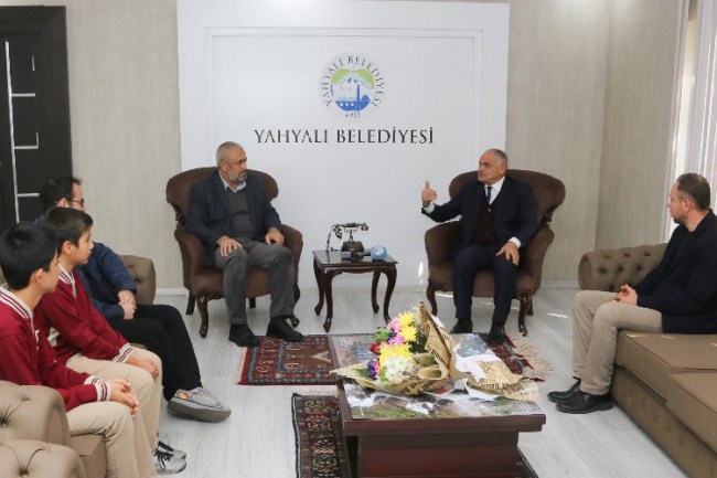 Kayseri Yahyalı'dan üretken gençlere söz