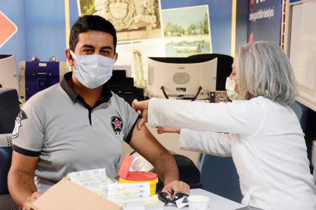 Didim Belediyesi'nde Covid 19 aşısı sırası