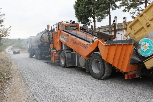 Manisa'da yollarla vatandaşlar bağlanıyor