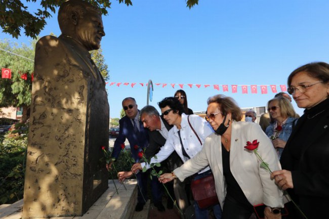 Ahmet Taner Kışlalı, Güzelbahçe'de anıldı