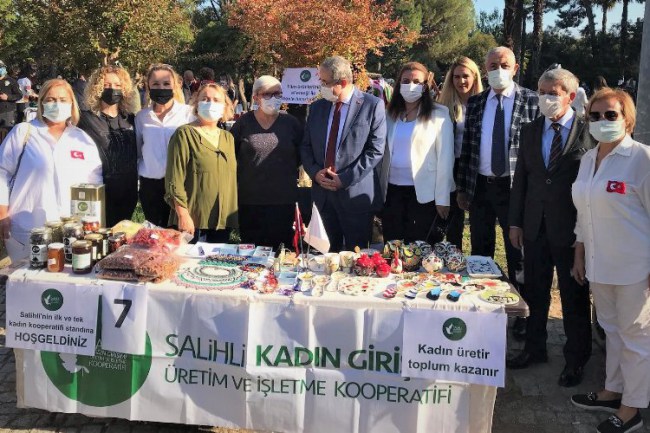 Manisa Salihlili kadınlar el emeklerini sundu