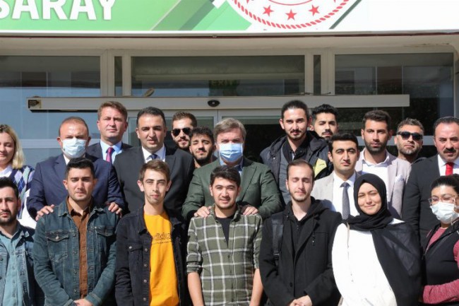 Aksaray Valisi Aydoğdu, gençlerle bir araya geldi