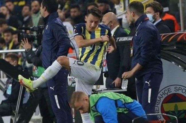 Menajerinden 'Mest Özil' açıklaması