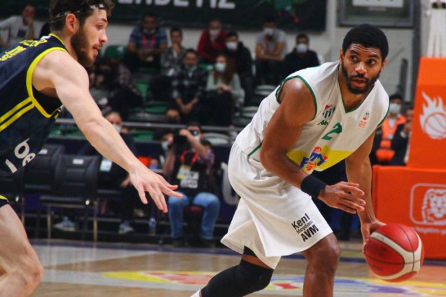 Frutti Extra Bursaspor Fenerbahçe'yi devirdi