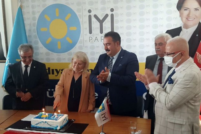 Adıyaman'da İYİ Partililerden 4. yıl kutlaması