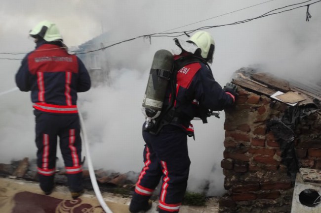 Manisa İtfaiyesi'nden baca temizliği uyarısı