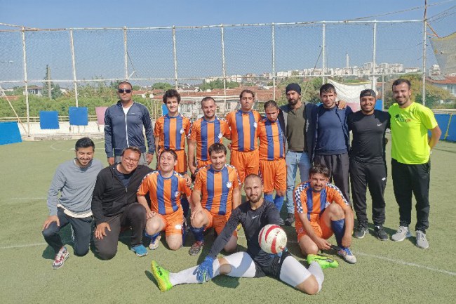 İzmir ÇAGÖR, şampiyonluk için mücadele ediyor