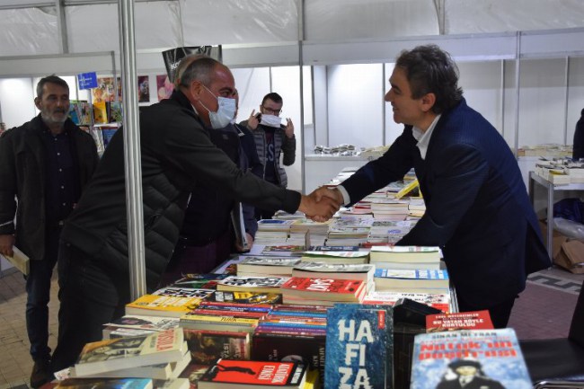 Bursa Gemlik'te Kitap Fuarı binlerce kitapseveri ağırladı