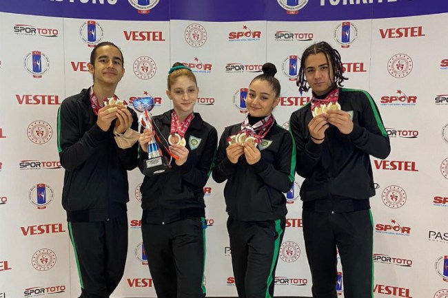 Türkiye Aerobik Cimnastik Şampiyonası'na Manisa BBSK damgası