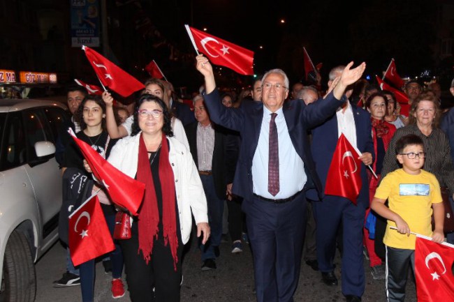 İzmir Karabağlar, Cumhuriyeti "Ezginin Günlüğü" ile kutlayacak
