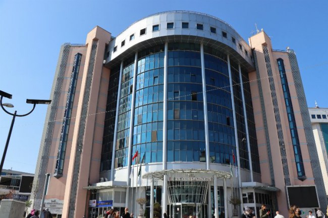 İzmit Belediyesi lastikçilere istihdam sağlıyor