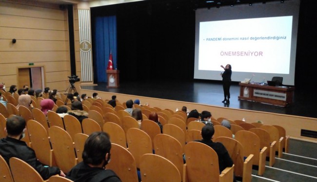 Hacıoğlu'ndan “Nasıl Etkili Bir Özgeçmiş Hazırlanır?” semineri
