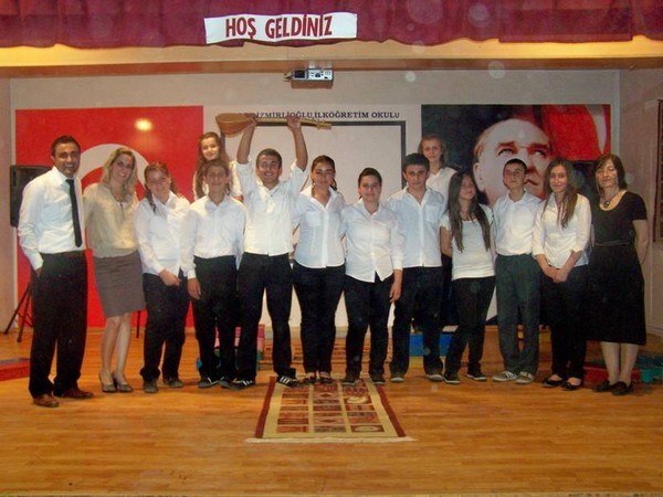 Kepez İzmirlioğuları'nda Türkü ve Şiir ziyafeti