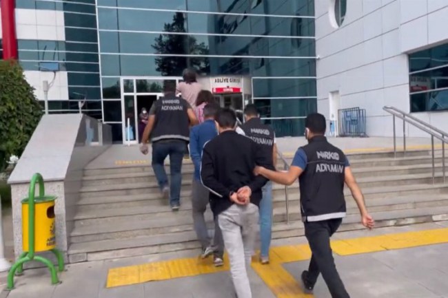 Adıyaman'da uyuşturucu tüccarları yakalandı