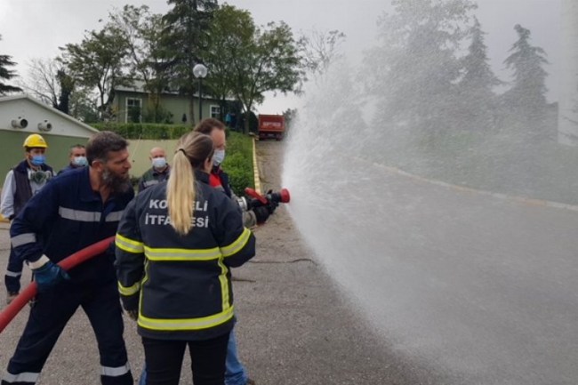Kocaeli'nde İZAYDAŞ'a itfaiye eğitimi verildi