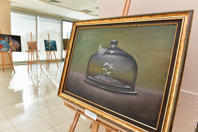 İzmir Çiğli'deki sergide kuşlar göç etti