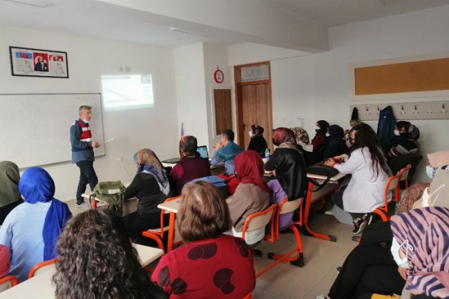 Adıyaman'da En İyi Narkotik Polisi Anne Semineri