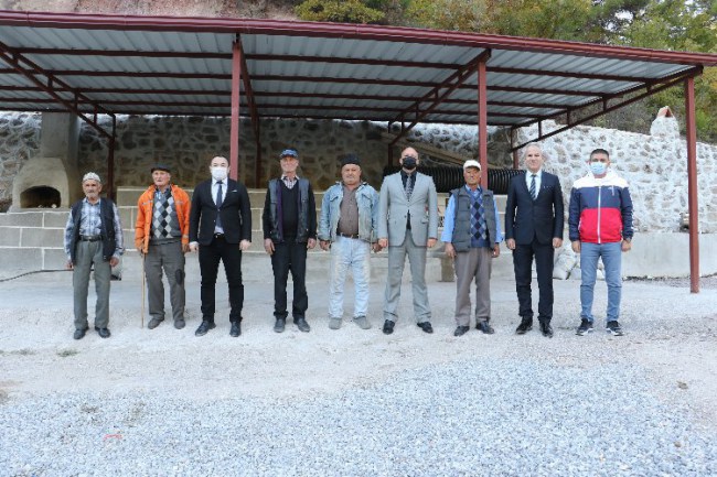 Manisa Söğütçük'e 27 yıl sonra asfalt yol