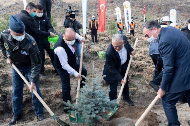 Kayseri'de 'Cumhuriyet' fidanı dikildi