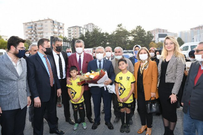 Memduh Büyükkılıç'tan amatör spora destek